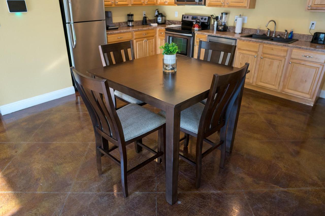 Serene 3Br Apartment 4Tvs Free Wi-Fi & Parking -E- Moss Point Luaran gambar