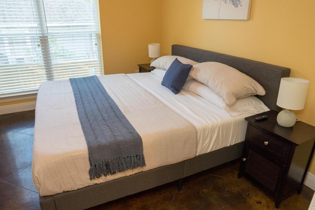 Serene 3Br Apartment 4Tvs Free Wi-Fi & Parking -E- Moss Point Luaran gambar
