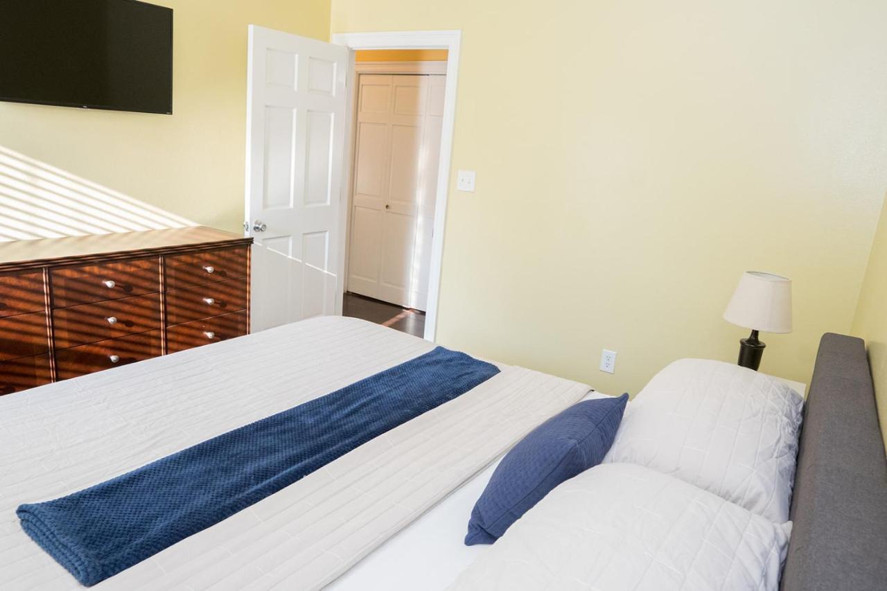 Serene 3Br Apartment 4Tvs Free Wi-Fi & Parking -E- Moss Point Luaran gambar