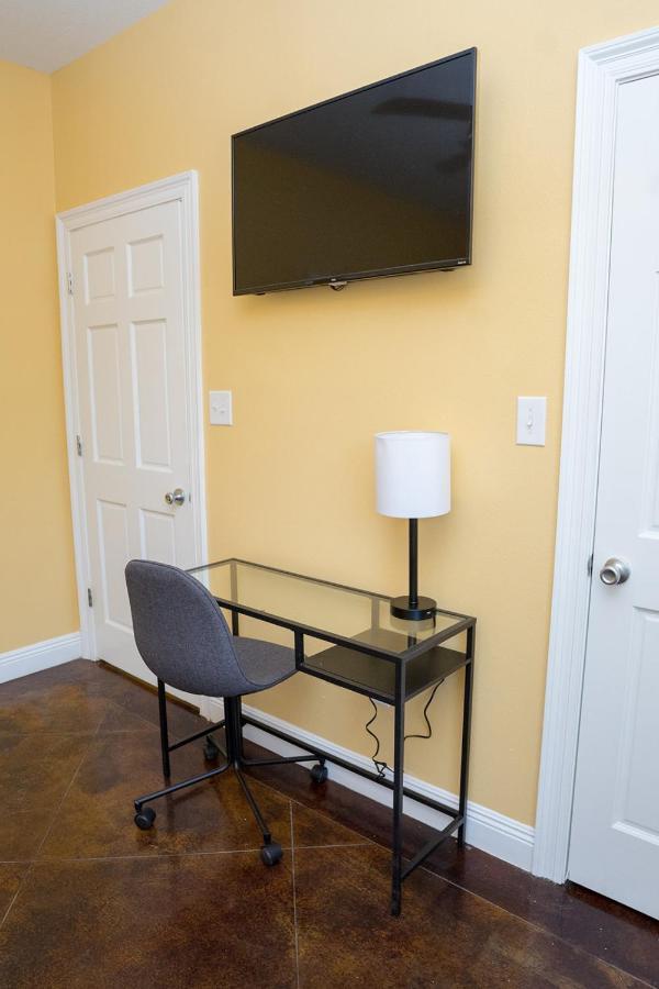 Serene 3Br Apartment 4Tvs Free Wi-Fi & Parking -E- Moss Point Luaran gambar